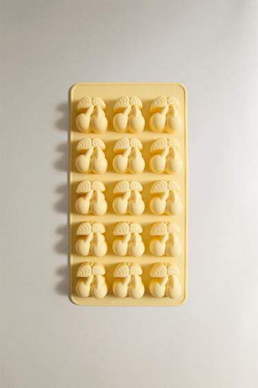 SILICONE CHERRIES ICE BUCKET TRAY 15 ICE CUBES - Yellow by Zara