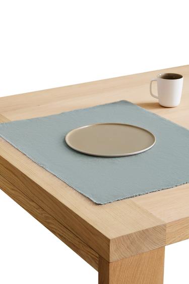 PLACEMAT 01 - Mid-blue by Zara
