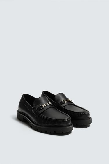 LOAFERS WITH METAL APPLIQUÉ - Black by Zara