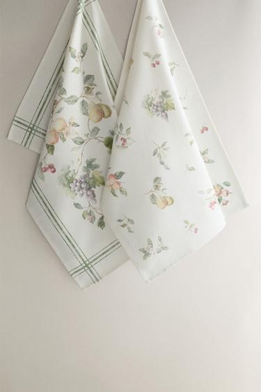 PACK OF FLORAL COTTON TEA TOWELS (PACK OF 2) - Green by Zara