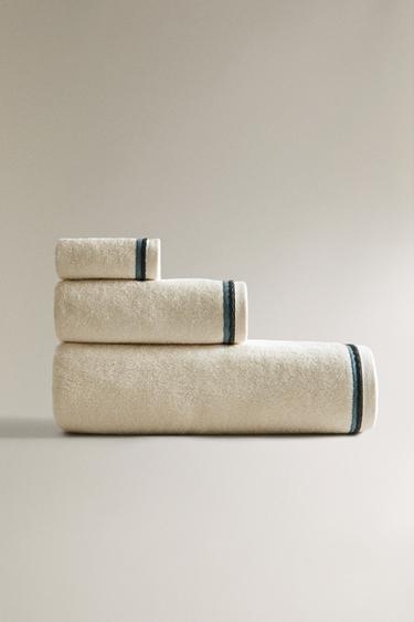 BATH TOWEL WITH COLOURED TRIMS - Ivory by Zara