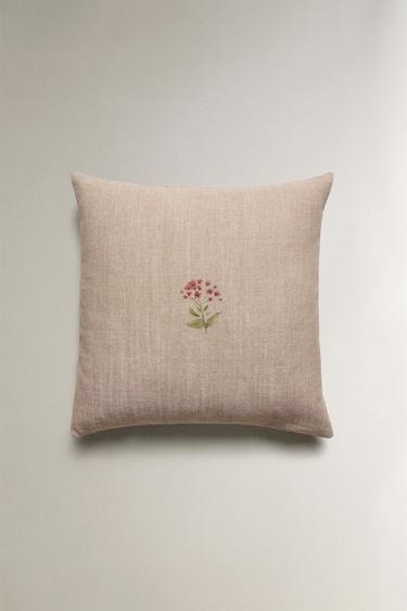 FLORAL CUSHION COVER - Light beige by Zara