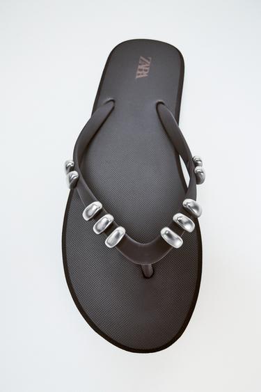 CHARM FLAT SANDALS - Brown by Zara