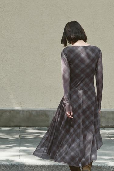 Zara {名称} - {颜色}