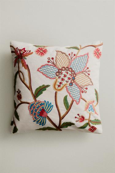 FLORAL CUSHION COVER - Light beige by Zara