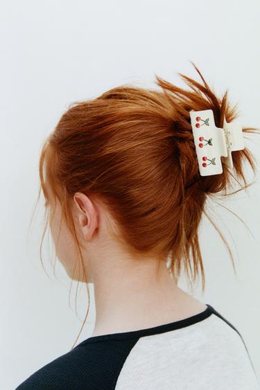 PACK OF TWO STRAWBERRY AND CHERRY HAIR CLIPS - Pink by Zara