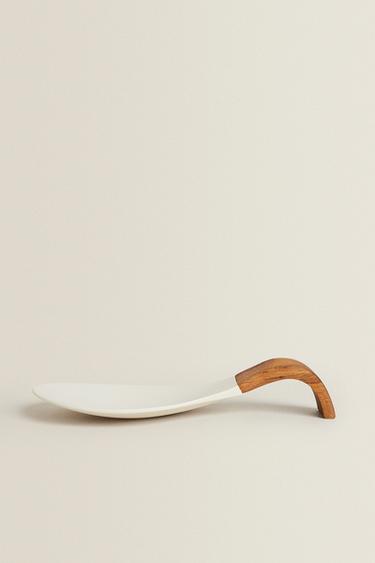 WOOD AND SILICONE SPOON REST - Cream by Zara