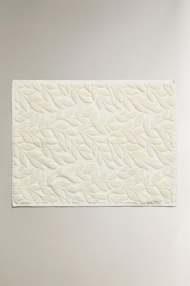 NON-SLIP JACQUARD BATH MAT - Ivory by Zara - Image 0