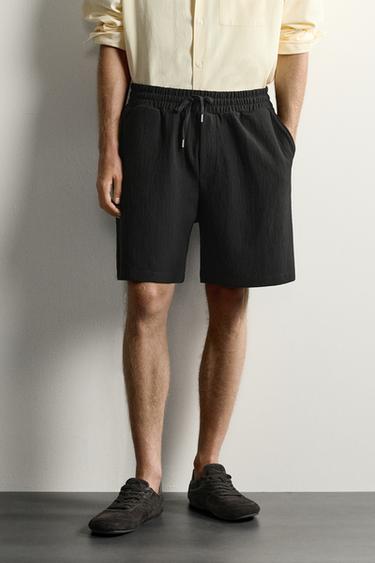 TEXTURED JOGGER BERMUDA SHORTS - Black by Zara