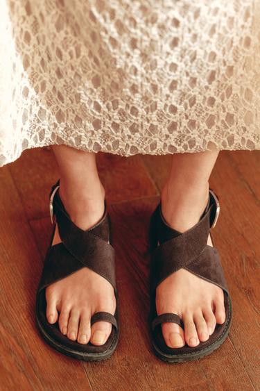 SPLIT SUEDE TOE POST BUCKLE SANDALS - Brown by Zara