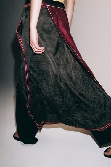 100% VISCOSE PRINTED SCARF PAREO - Burgundy by Zara