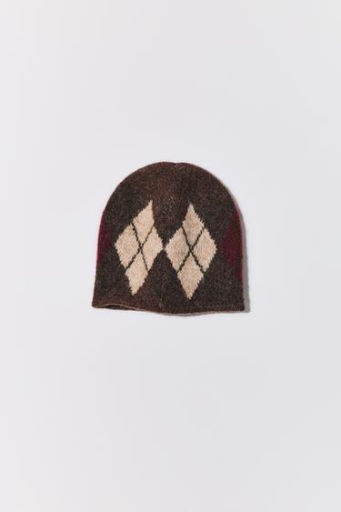 DIAMOND KNIT HAT - Brown by Zara