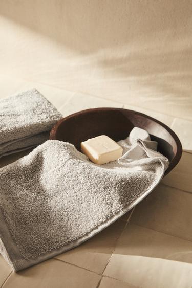 PACK OF HIGH-QUALITY COTTON HAND TOWELS (PACK OF 3) - Light grey by Zara - Image 0