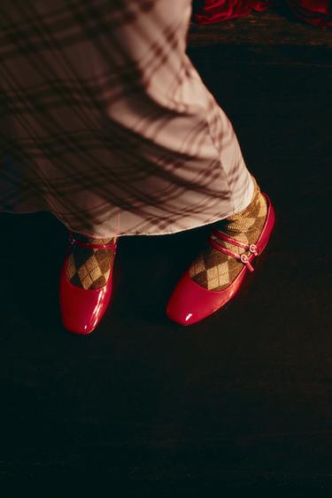 Zara {名称} - {颜色}