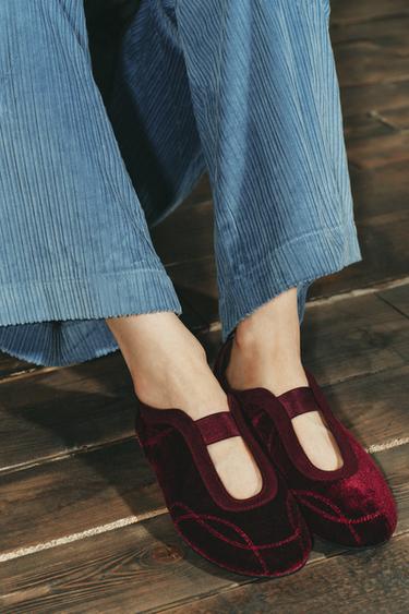 VELVET-EFFECT TOPSTITCHED BALLET FLATS - Burgundy Red by Zara