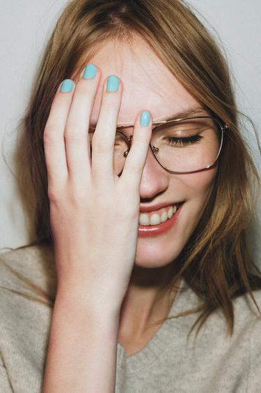 Zara {名称} - {颜色}