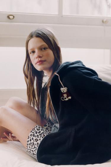 Zara {名称} - {颜色}