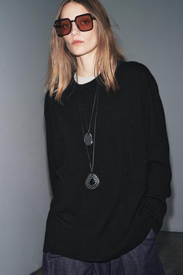 OVERSIZED 100% WOOL SWEATER - Black by Zara