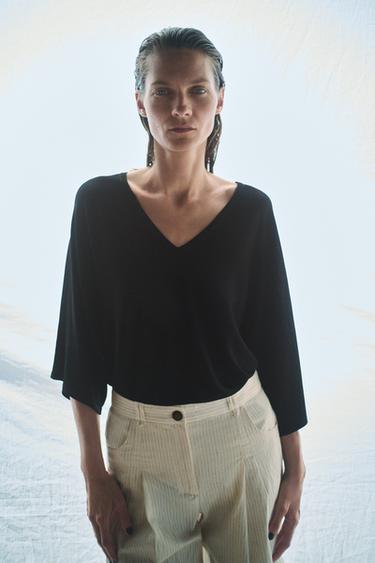 FLUID V-NECK KNIT JUMPER - Black by Zara