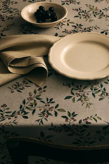 COTTON CHRISTMAS BRANCH TABLECLOTH - Ecru by Zara