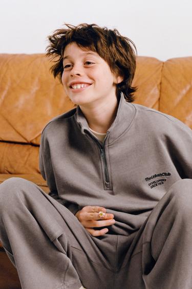 Zara {名称} - {颜色}