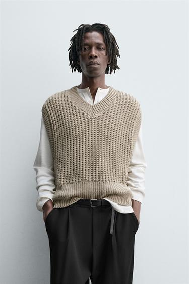 BOX FIT KNIT VEST - Beige by Zara