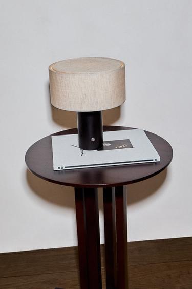 SMALL LINEN AND WOOD CORDLESS TABLE LAMP - Ecru by Zara
