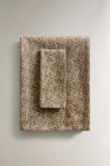 MINI FLORAL PRINT TABLECLOTH - Brick by Zara