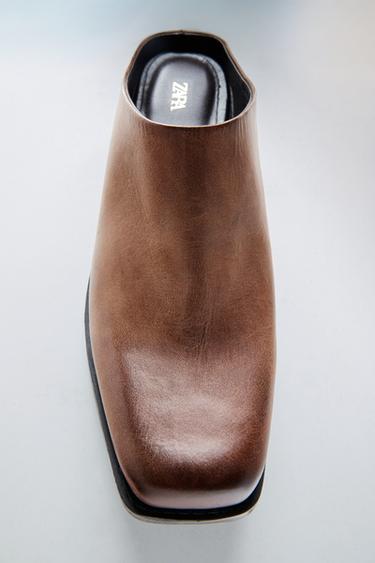 LEATHER CLOGS WITH WORN EFFECT - Dark tan by Zara