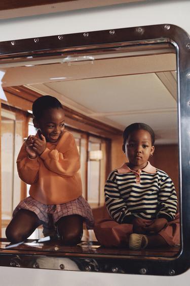 Zara {名称} - {颜色}