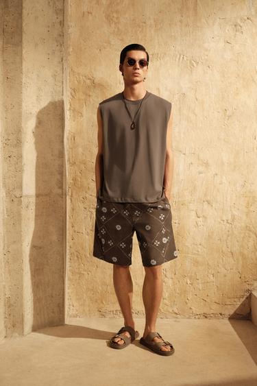 CONTRAST PRINT BERMUDA SHORTS - Dark khaki by Zara