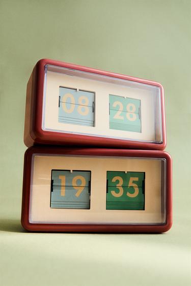 FLIP CLOCK - Reddish by Zara