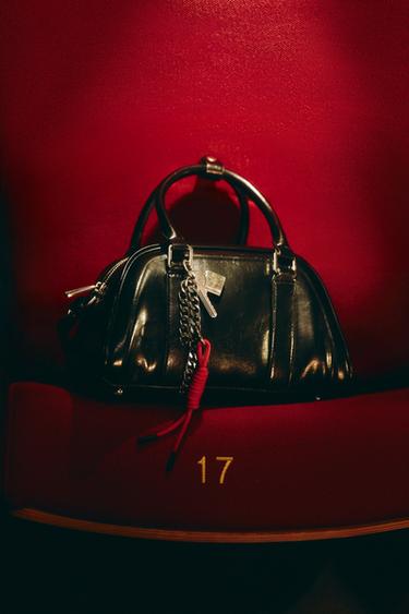 Zara {名称} - {颜色}