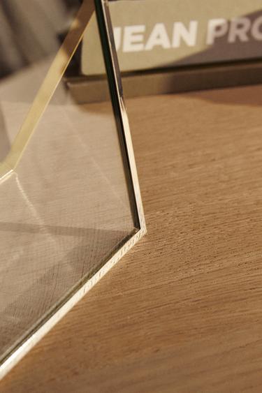 PHOTO FRAME WITH STAND - Silver by Zara