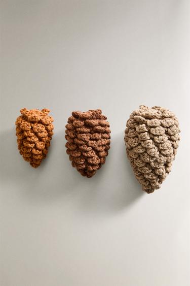 PACK OF PINEAPPLE PET TOYS (PACK OF 3) - Brown by Zara