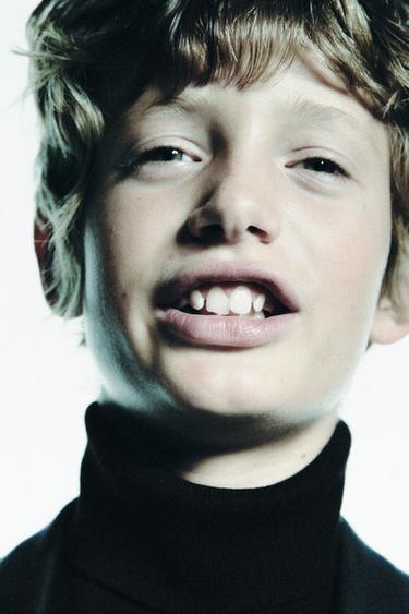 KNIT TURTLENECK JUMPER - Black by Zara