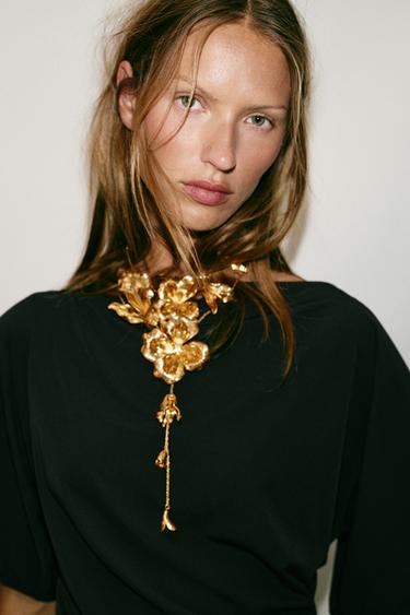 DOUBLE METAL FLOWER NECKLACE - Golden by Zara
