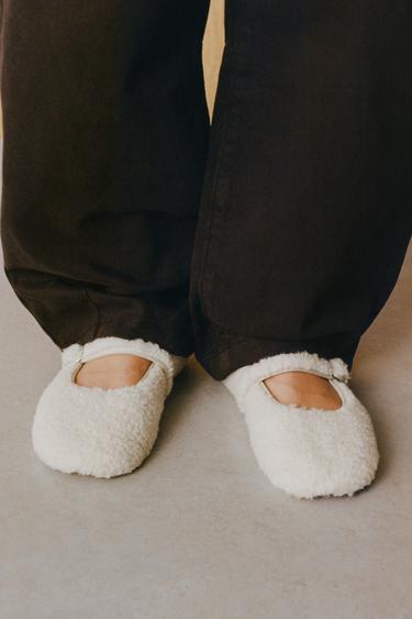 FAUX SHEARLING BALLET FLATS - Ecru White by Zara