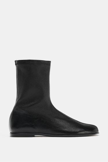 SOFT LEATHER ANKLE BOOTS - Black by Zara