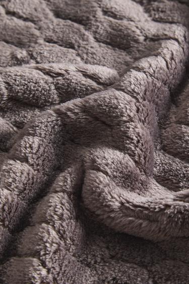 DIAMOND FLEECE THROW - Dark grey by Zara