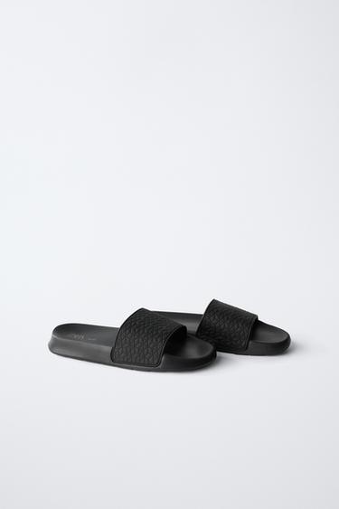 EMBOSSED SLIDERS - Black by Zara
