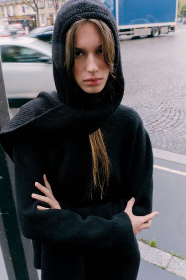 PLAIN KNIT SWEATER - Black by Zara