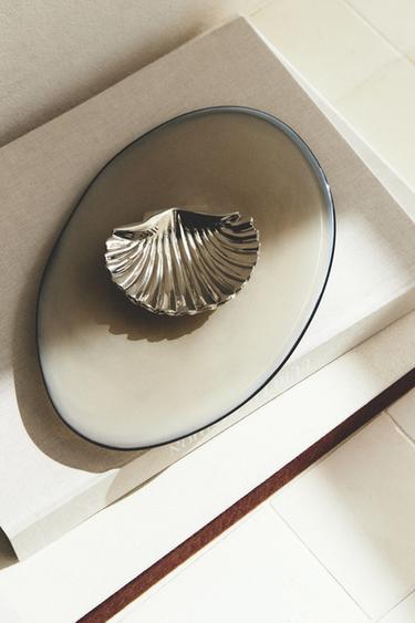 DECORATIVE METAL SHELL TRAY - Silver by Zara