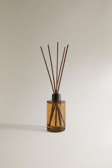 (200 ML) FLOR DE NOVIEMBRE REED DIFFUSERS - Brick by Zara - Image 0