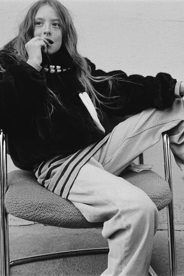 Zara {名称} - {颜色}