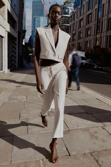 SHORT WAISTCOAT WITH FLAPS - Sand by Zara