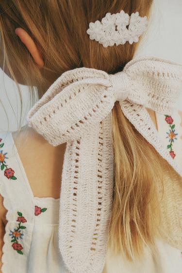 KNIT BOW CLIP SCRUNCHIE - Ecru by Zara