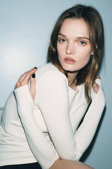 EMBROIDERED LONG SLEEVE T-SHIRT - Ecru by Zara