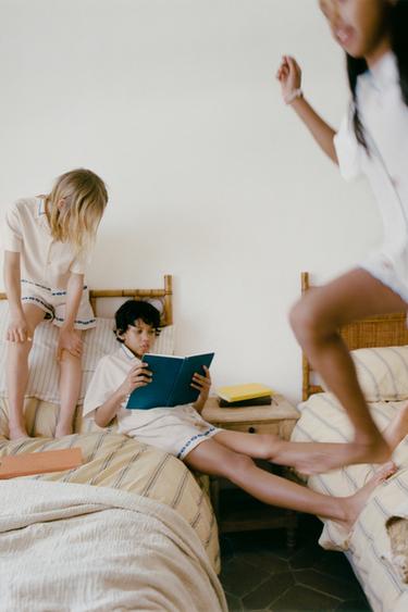 Zara {名称} - {颜色}