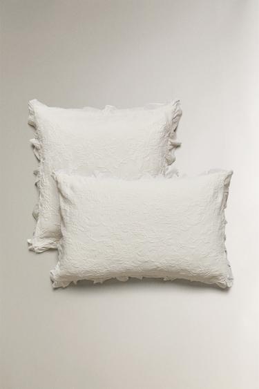 JACQUARD CUSHION COVER WITH RUFFLE - Ecru by Zara